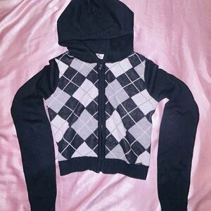 cropped cardigan sweater in an argyle pattern. Size: Fits, xs and small